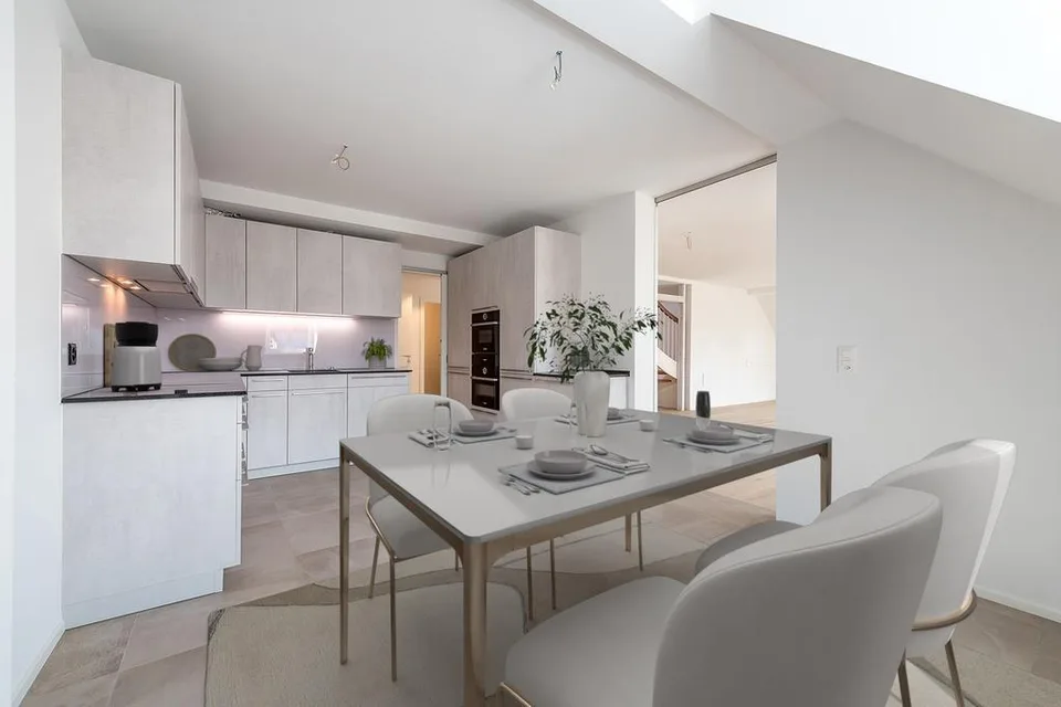 Edle Dachwohnung mit Seesicht an bester Zürcher Citylage