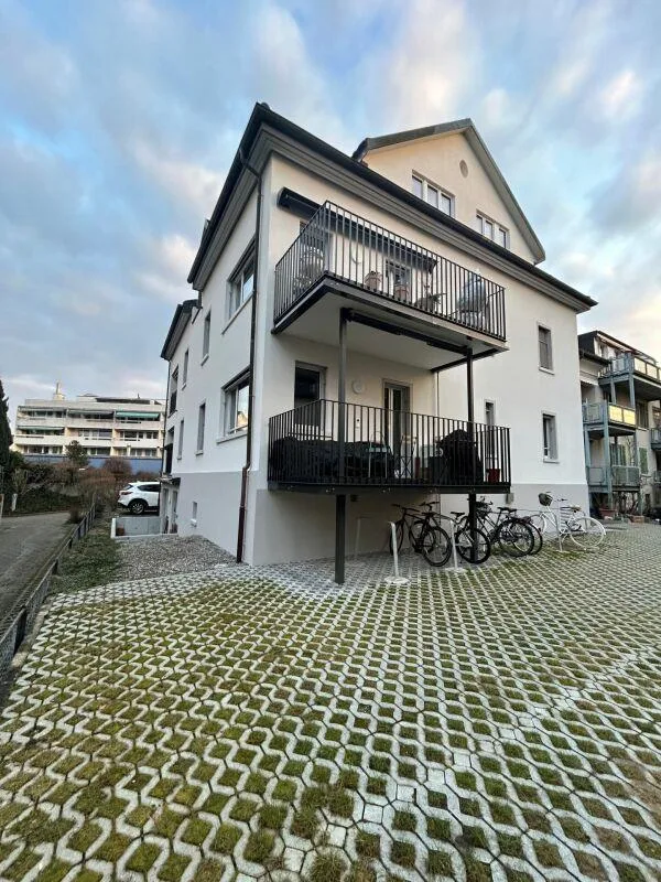 Appartamento moderno in mansarda con loggia in posizione centrale
