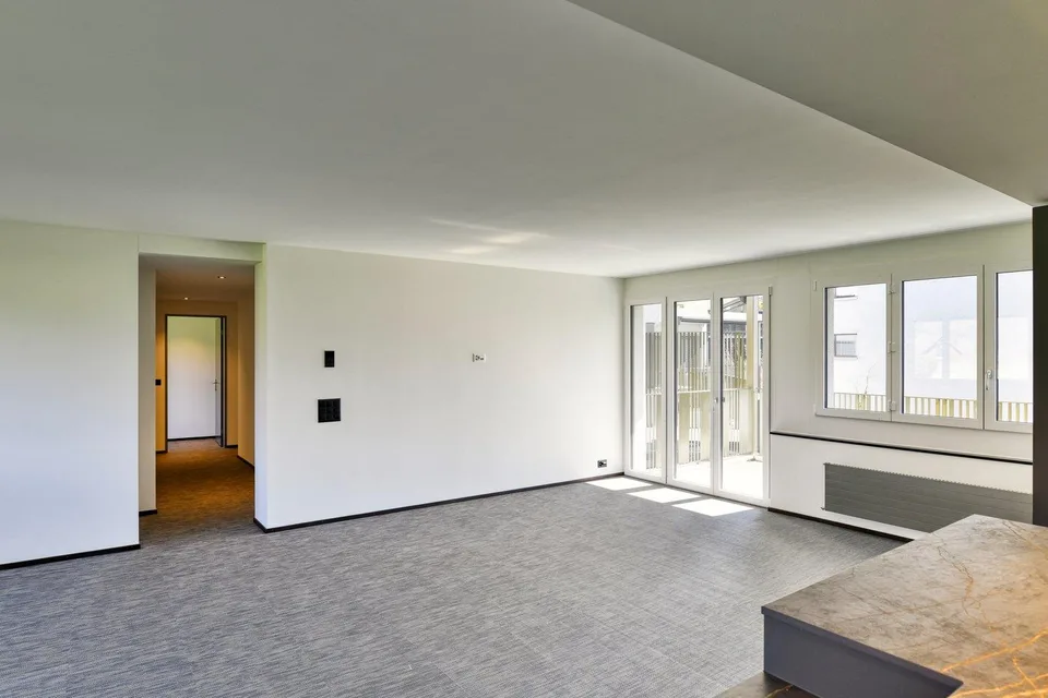 Appartamento in affitto in standard di proprietario con 2 camere da letto con bagni en suite e frigorifero per vino in cucina