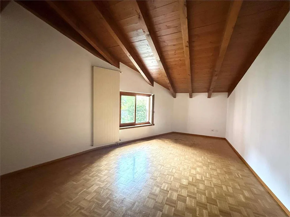 Elegante casetta di nucleo duplex con giardino a Viganello