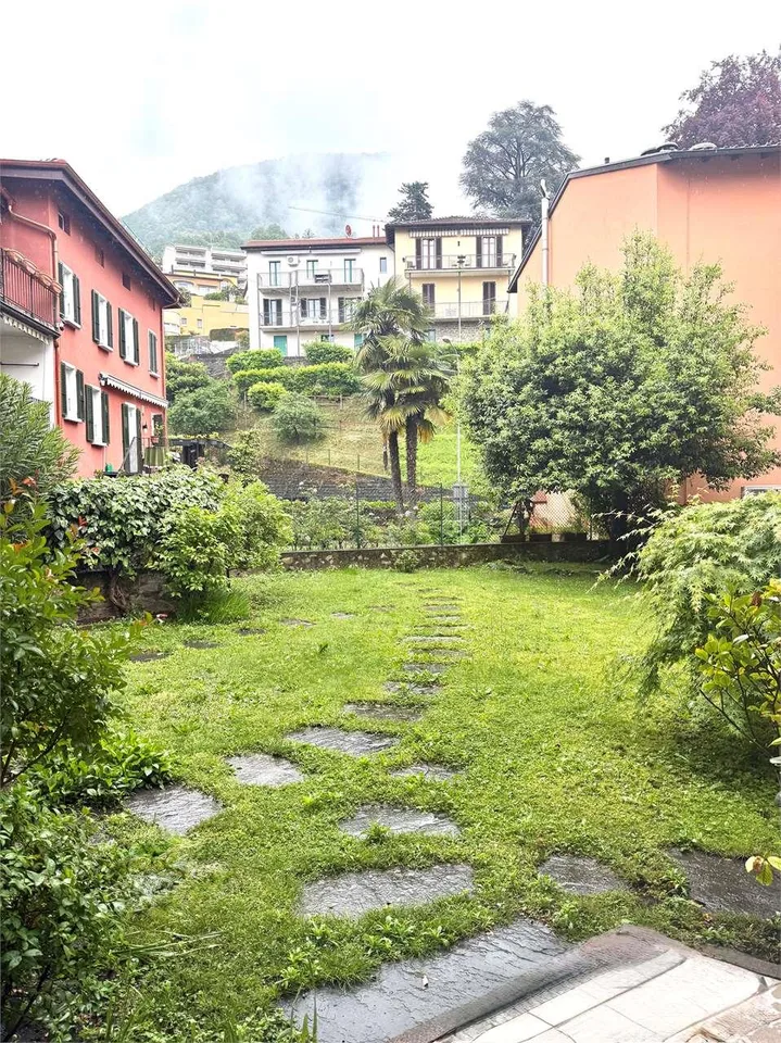 Elegante casetta di nucleo duplex con giardino a Viganello