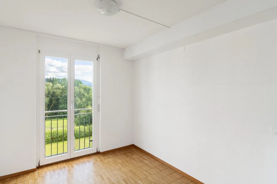 Ampio e luminoso appartamento situato in un quartiere tranquillo e verde – foto 7 di 7