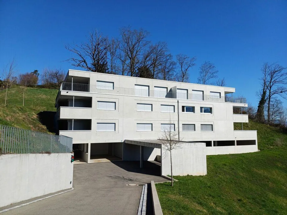Exklusive 3.5 Zimmer-Eigentumswohnung zu vermieten