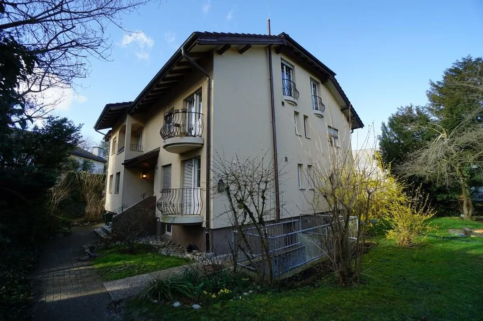 4.5-Zimmerwohnung in charmantem Mehrfamilienhaus
