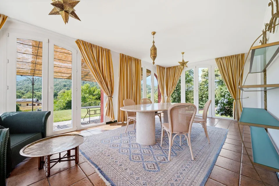 Splendida villa di 8 locali in affitto a Origlio