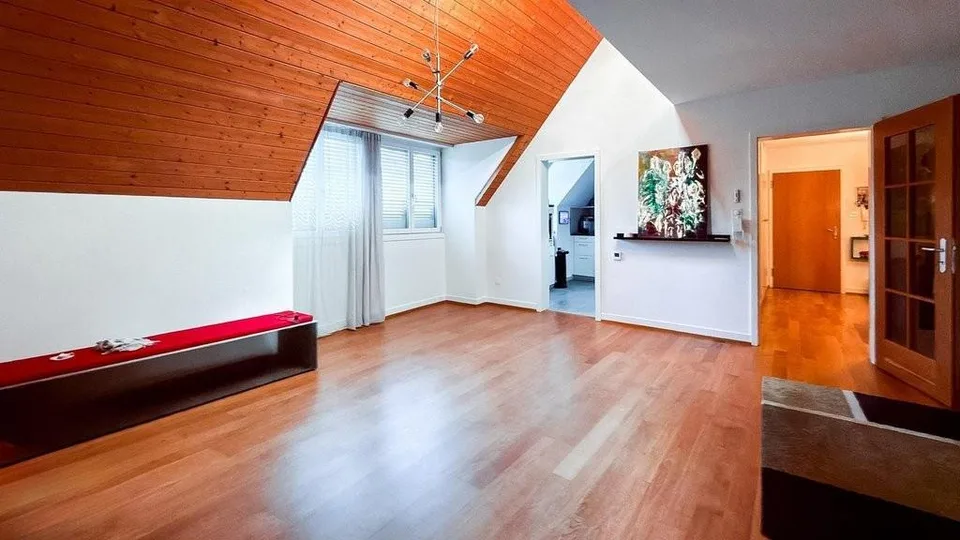 6.5-Zimmer-Maisonettewohnung mit Cheminée und zwei Balkonen in Riehen
