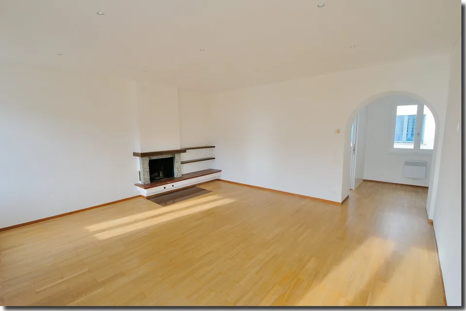 Mitten im Geschehen, top ausgebaute 2‑Zimmerwohnung