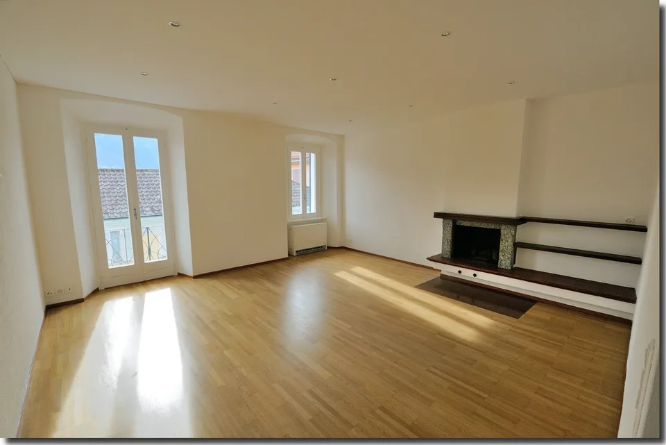 Mitten im Geschehen, top ausgebaute 2‑Zimmerwohnung