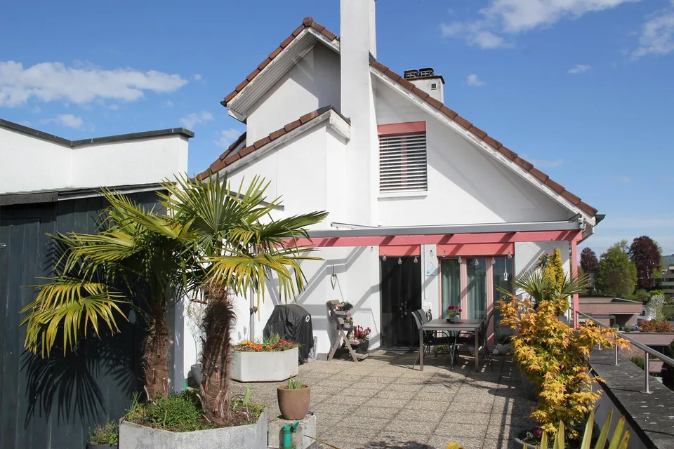 Grosszügige 5.5-Zi.-Maisonette-Attikawohnung mit Alpenpanorama