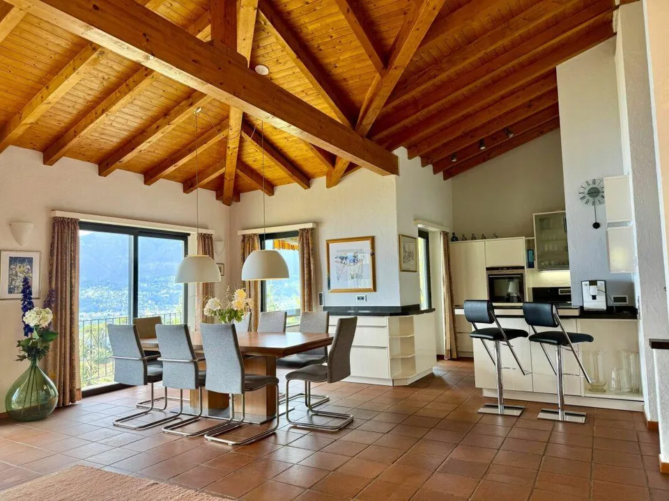 Mediterranean property with pool – photo 6 of 9