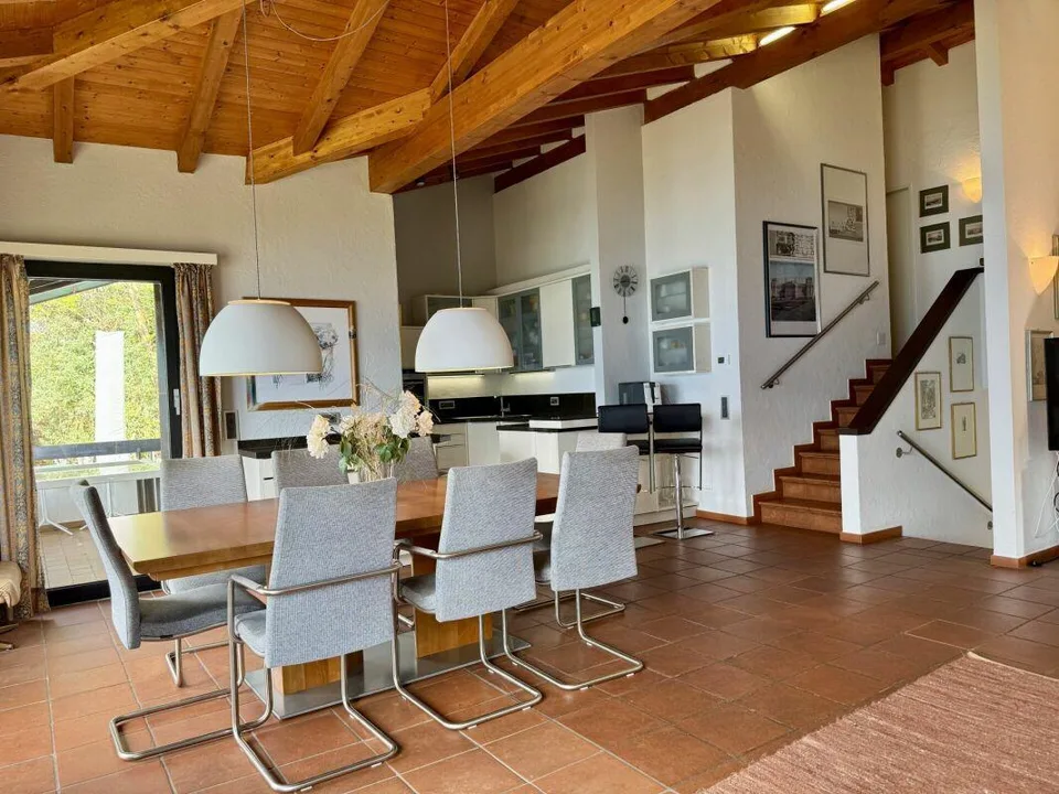 Mediterranean property with pool – photo 7 of 9