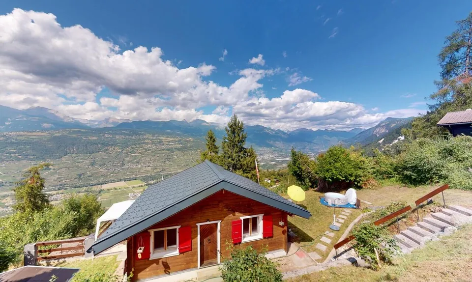 Chalet renové face aux sommets, idéal résidence secondaire