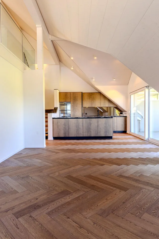 Appartement de toit exclusif 4.5 pièces avec galerie et terrasse spacieuse
