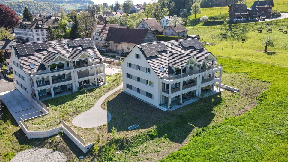 Appartement de toit exclusif 4.5 pièces avec galerie et terrasse spacieuse