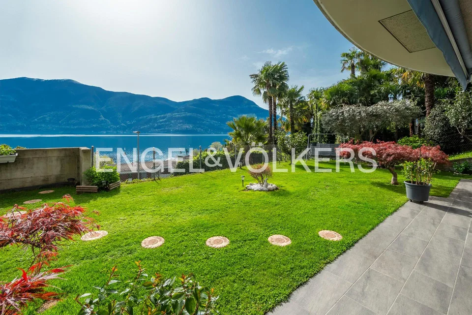 Elegante appartamento giardino nel porto dei yacht con vista lago (2)