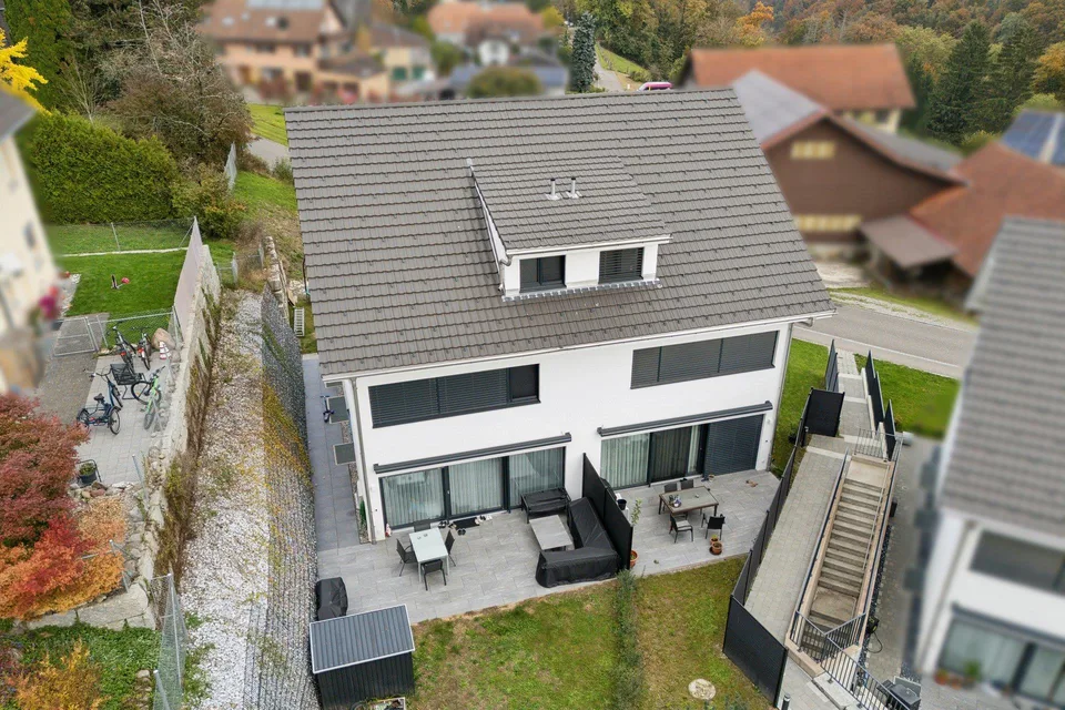 Modern single-family house with large garden