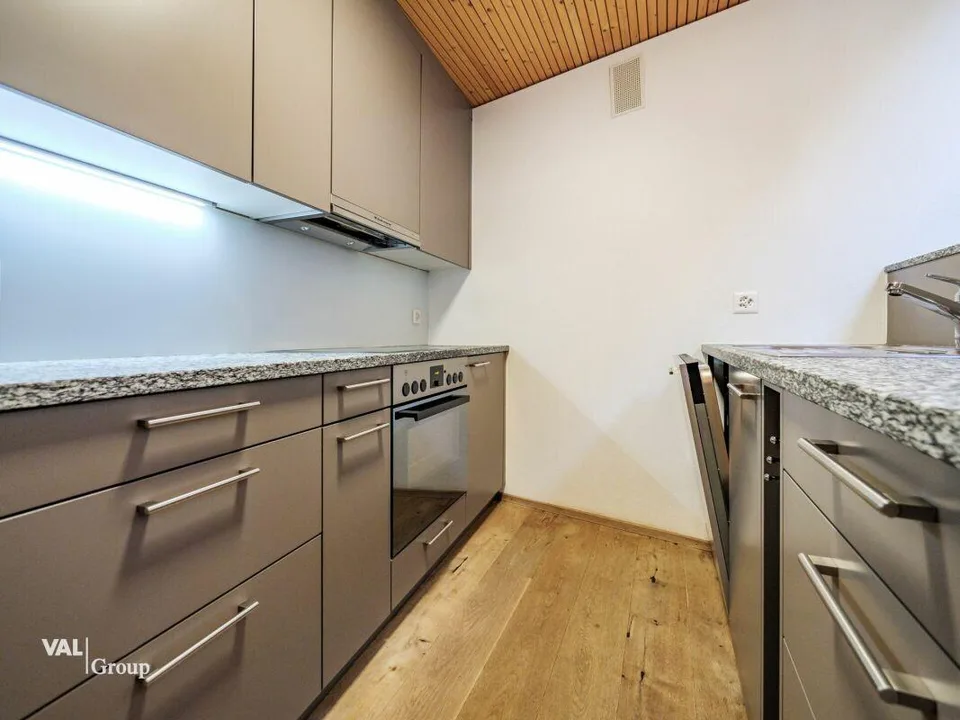 Maison valaisanne rénovée dans le vieux centre villageois de Leuk