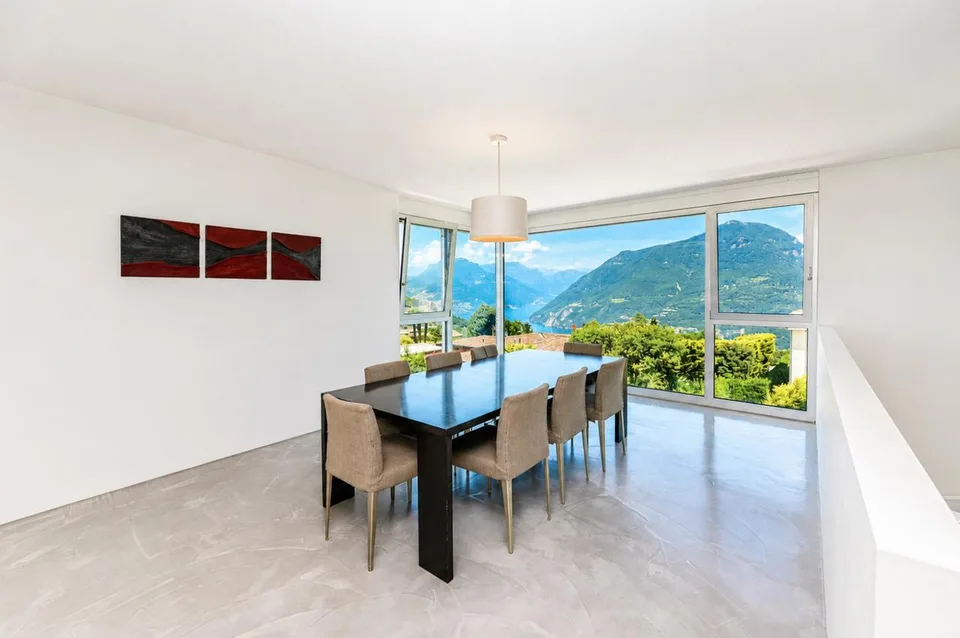 Moderna Villa in Contesto Esclusivo, Tranquillo e Immerso Nella Natura