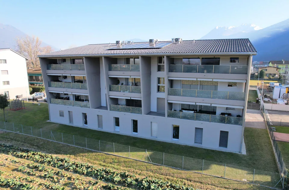 Appartamento all'ultimo piano + grande locale hobby-ufficio