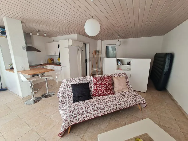 Moderne Immobilie mit Garten und atemberaubendem Blick