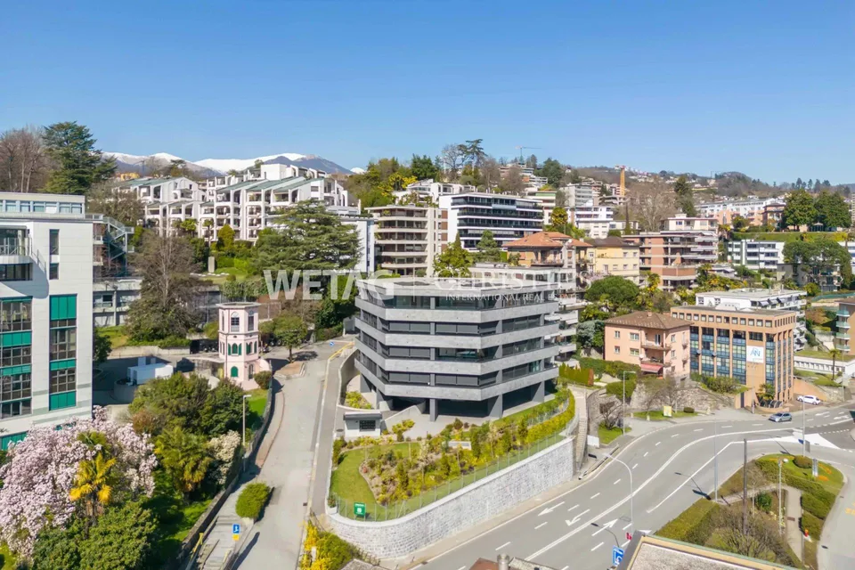 In Lugano steht ein modernes, im Rohbau befindliches Penthouse mit Blick über die Stadt & den See zum Verkauf – Foto 11 von 11