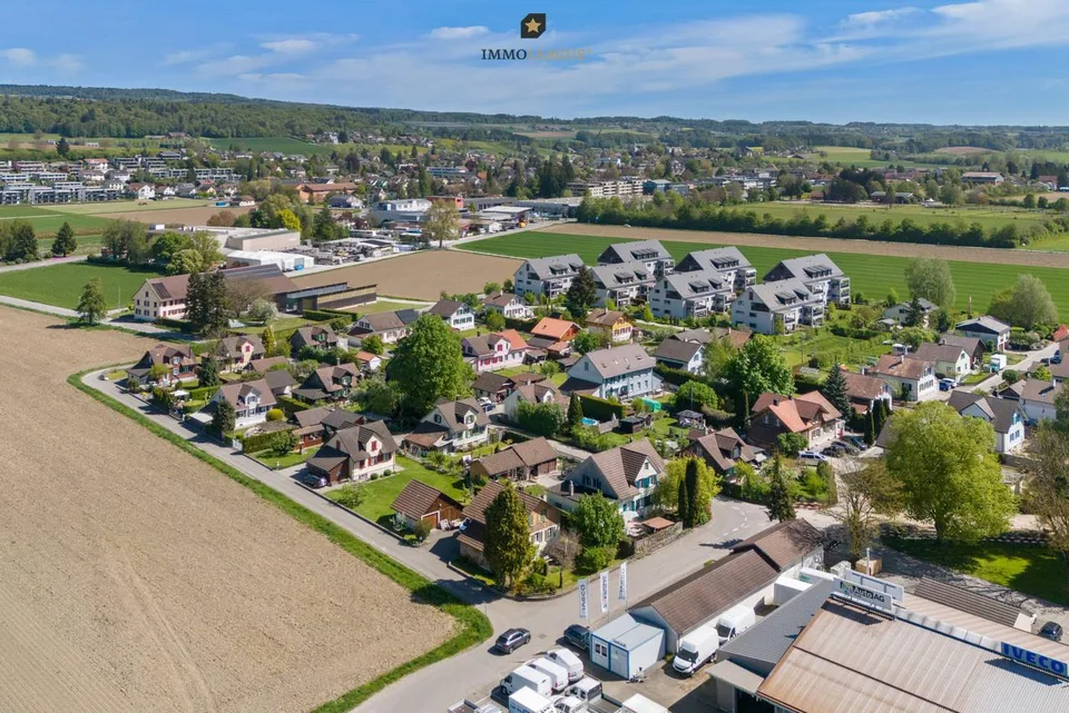 Frisch renoviertes 8.5-Zimmer-Eigenheim mit viel Privacy an familie...