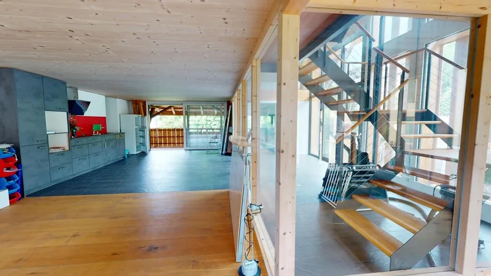 Bauernhaus mit modernem (Gewerbe-)Anbau – Foto 6 von 23