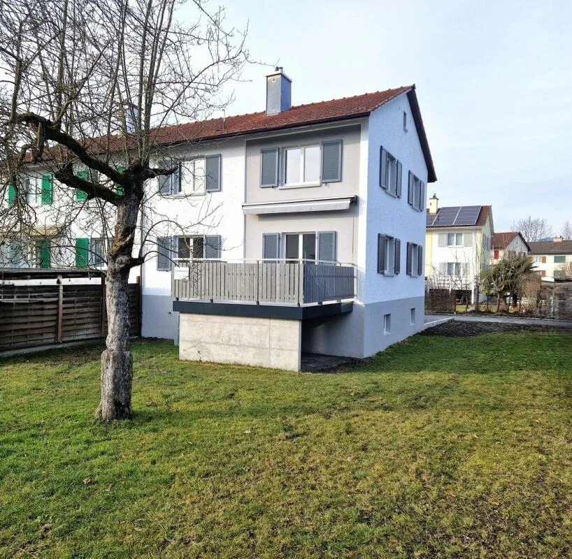 Casa bifamiliare completamente ristrutturata di 4,5 locali con giardino e garage a Widnau – foto 10 di 16