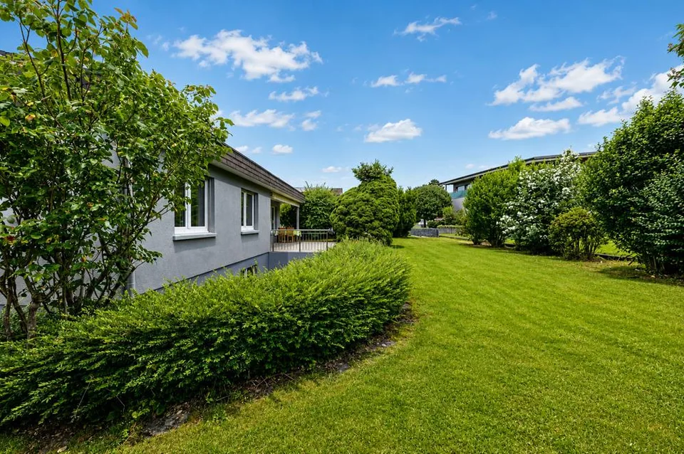 Casa unifamiliare ristrutturata in modo completo con idillio giardino e prossimità del lago