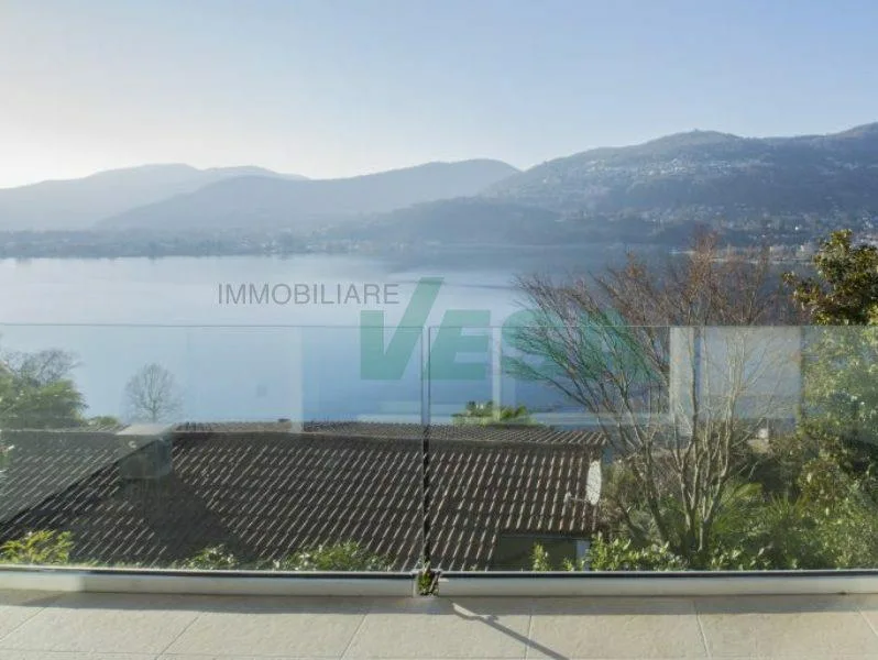 Elegante appartamento monolocale con magnifica vista lago