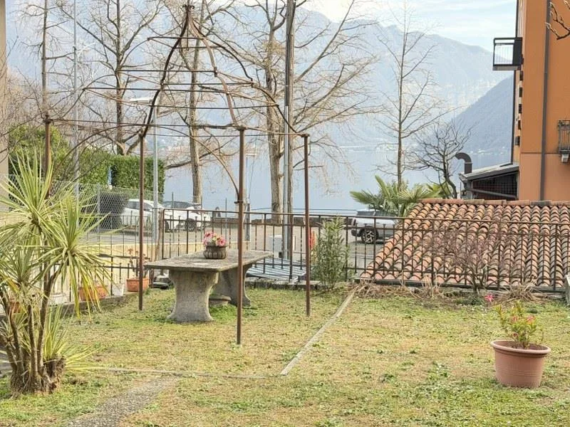 Wohnung 3.5 Zimmer mit Garten, zwei Schritte vom See entfernt