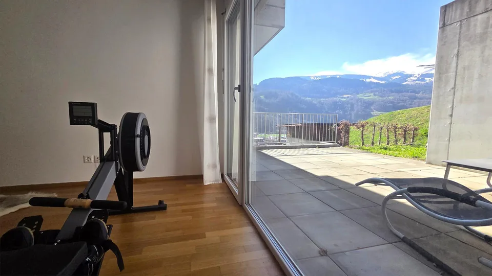 Neuwertige, riesige 5 ½-Zimmer-Terrassenwohnung mit schönstem Talblick – foto 13 di 30