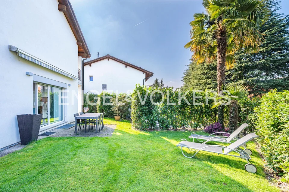 Familienhaus in Montagnola mit hellem Garten