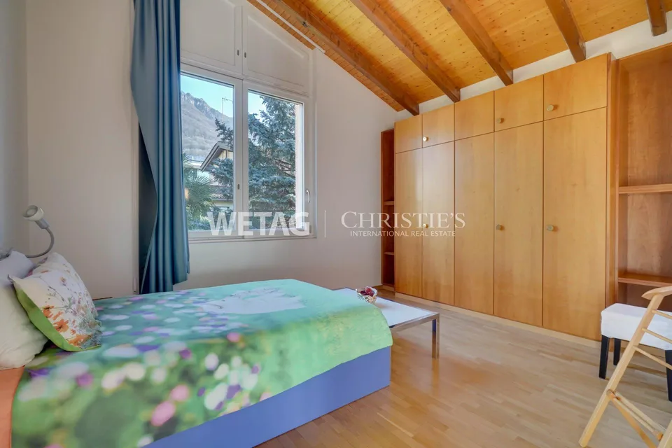 Elegant Villa in Lugano-Villa Luganese for sale: Spacious rooms, level garden, outdoor pool & fitness area – photo 9 of 13