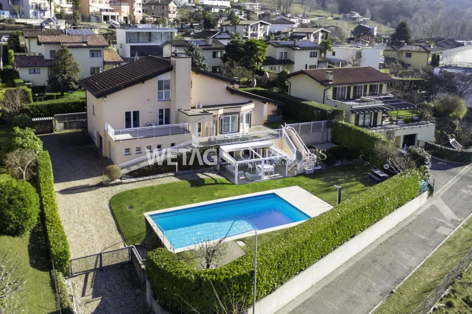 Elegante Villa in Lugano-Villa Luganese zu verkaufen: Grosszügige R...