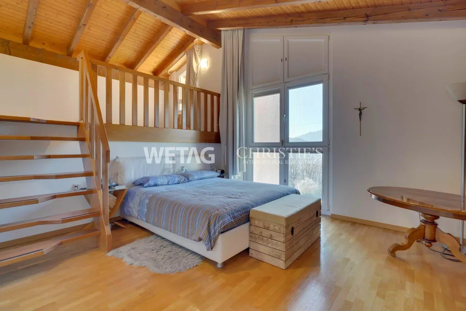 Elegant Villa in Lugano-Villa Luganese for sale: Spacious rooms, level garden, outdoor pool & fitness area – photo 8 of 13