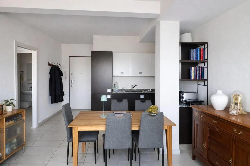 Modernes Apartment mit Balkon – Foto 6 von 8