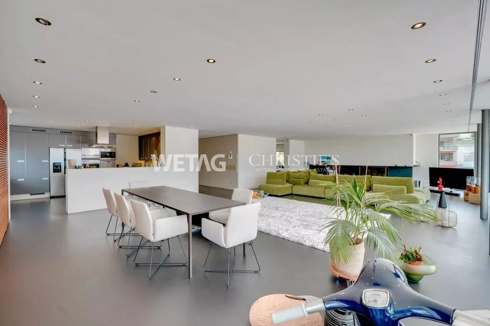 Appartamento penthouse luminoso & esclusivo con grande terrazza & vista panoramica in vendita a Locarno