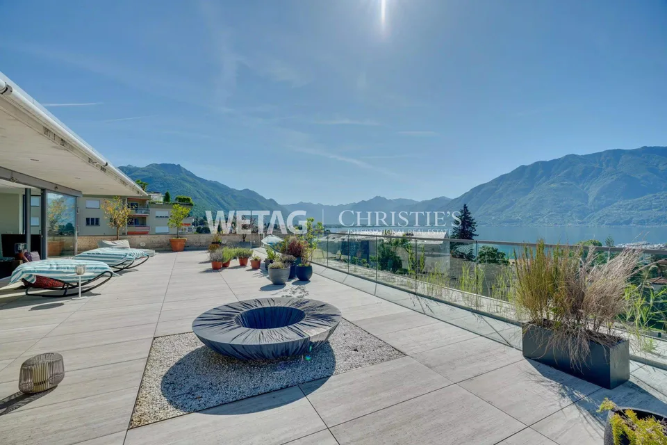 Helle & exklusive Penthousewohnung mit grosser Terrasse & Panoramab...
