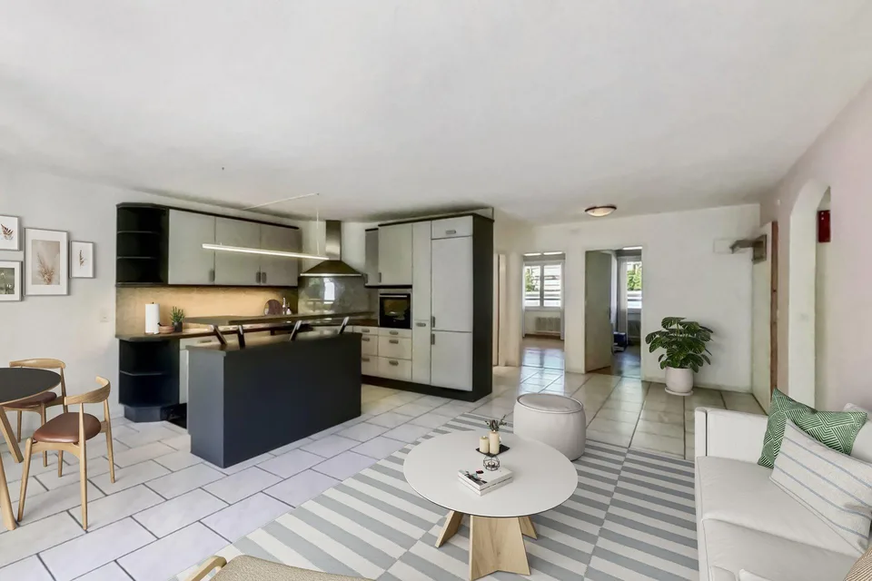 Grosszügige Parterre-Wohnung mit Terrasse