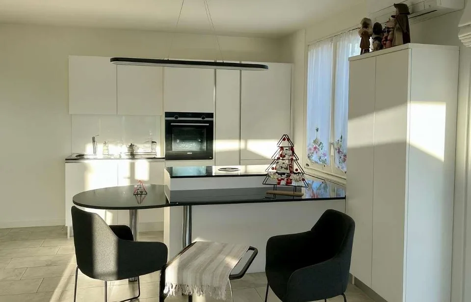 Elegantes Appartement mit großer Terrasse und privatem Garten – Foto 13 von 13