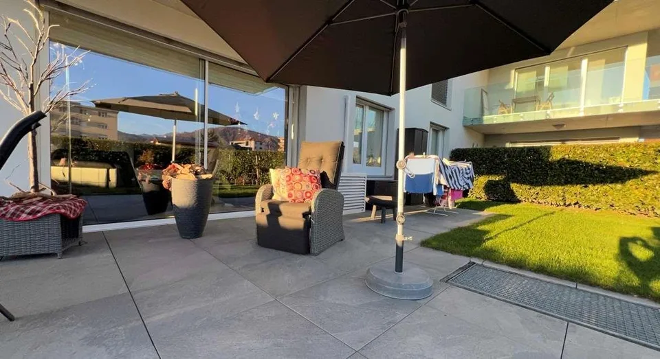 Elegantes Appartement mit großer Terrasse und privatem Garten – Foto 11 von 13