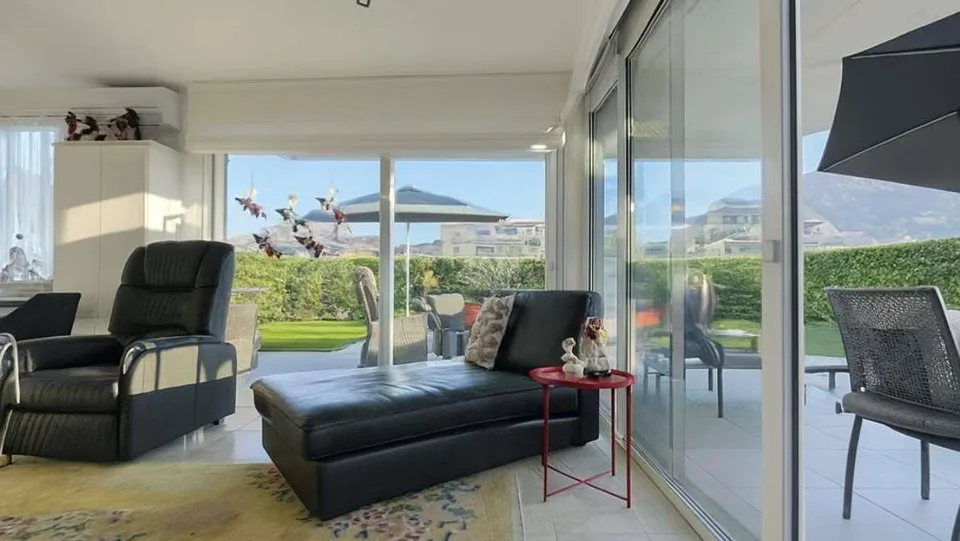 Elegantes Appartement mit großer Terrasse und privatem Garten – Foto 12 von 13