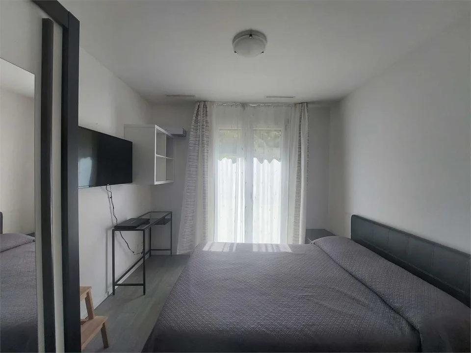 2374_Grand appartement 3.5 pièces avec jardin privé à Barbengo – photo 8 sur 13