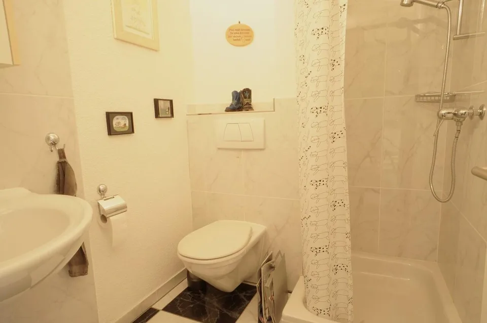 Maison mitoyenne double avec studio ; beaucoup d'espace pour vivre