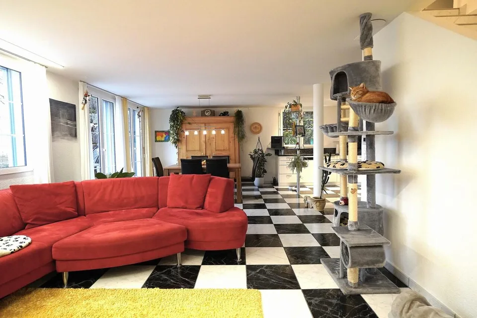 Maison mitoyenne double avec studio ; beaucoup d'espace pour vivre