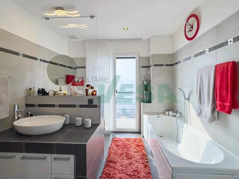 Moderna e luminosa villa mono-bifamiliare con splendida vista aperta – foto 10 di 21