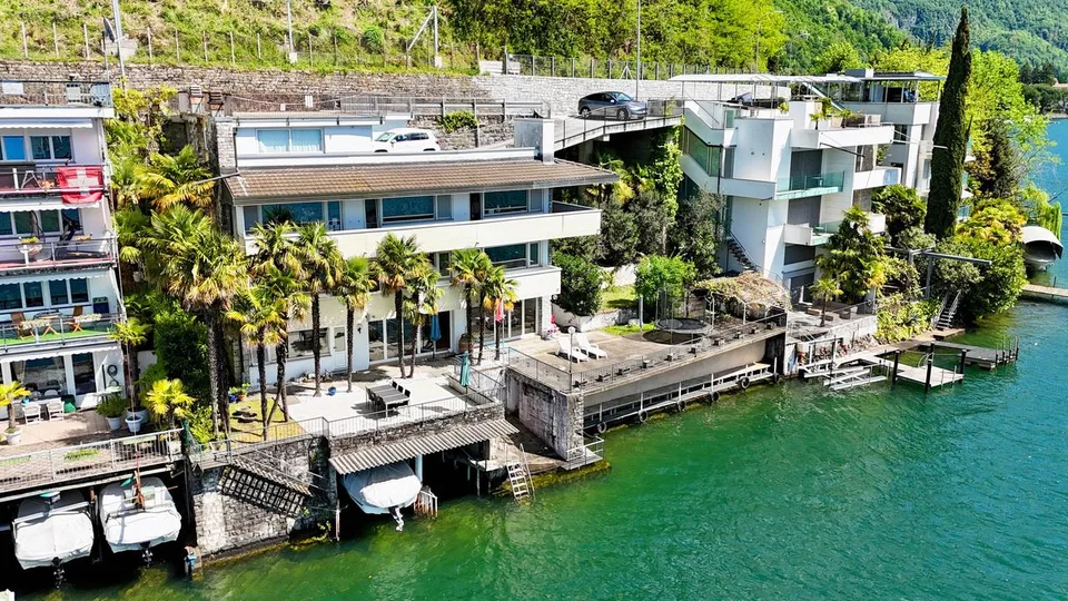 Oasi sul Lago di Lugano - Villa pieds dans l'eau con darsena privata