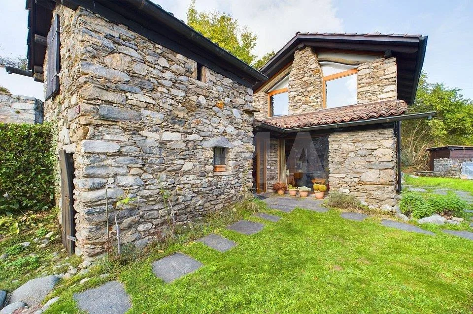 Proprietà in stile rustico nella natura - anche secondaria