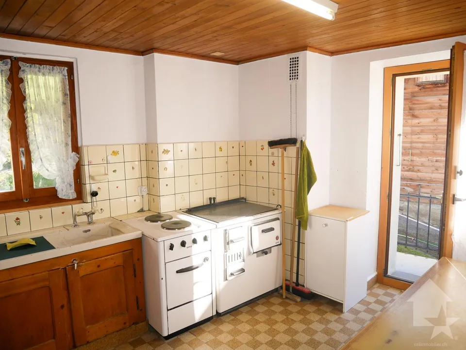 4,5 pièces, à rénover dans maison villageoise à Chandonne